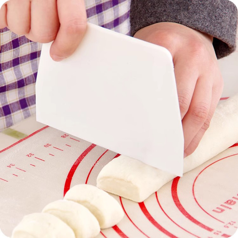 1pcs Useful Curved Cream Spatu - Dough Scraper Curved reseña y precio